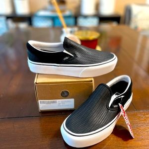 VANS SUEDE EMBOSS CLASSIC SLIP-ON PLATFORM - Size 6.5M/8.0W - NIB